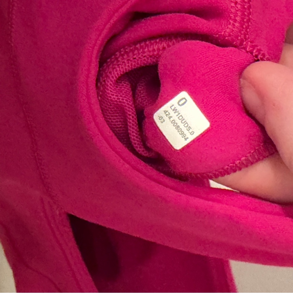 💗 Lululemon Align Tank W/ Removable Pads Size 0 in Magenta Purple - Picture 3 of 3